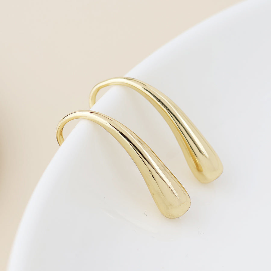 POM Golden Simple Curve Earrings