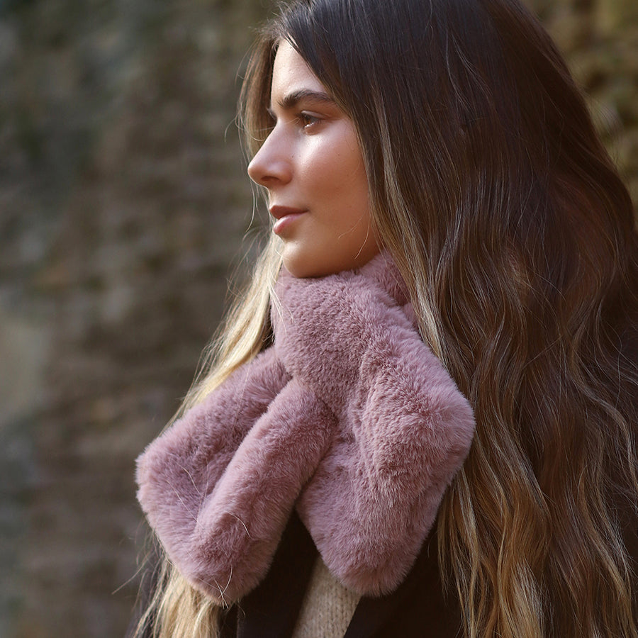 POM Powder pink faux fur pull through scarf