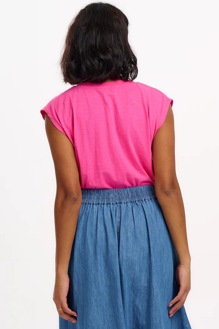 Sugarhill Ariana V-Neck Tank T-shirt - Pink, Fin-tastic Shark