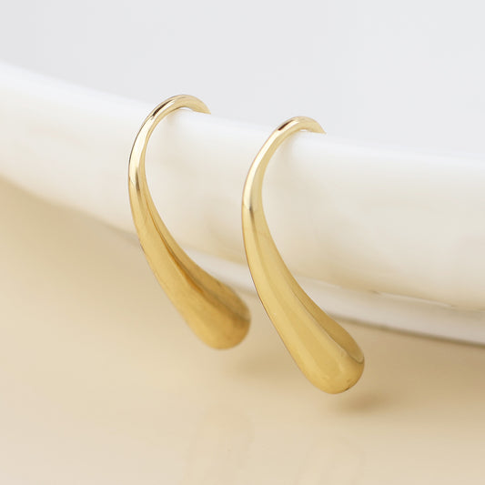 POM Golden Simple Curve Earrings