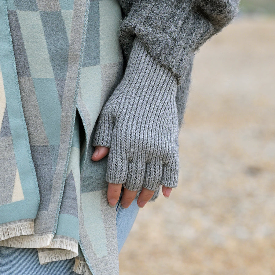 POM Grey recycled blend fingerless gloves