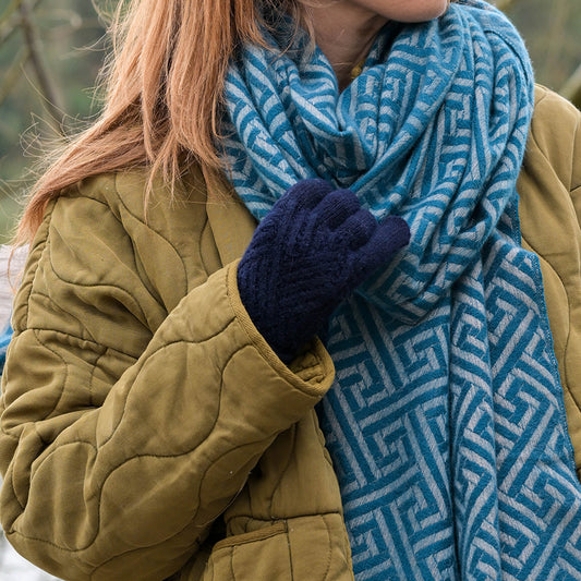 POM Charlotte Recycled Blend Cable Knit Gloves in Navy Blue