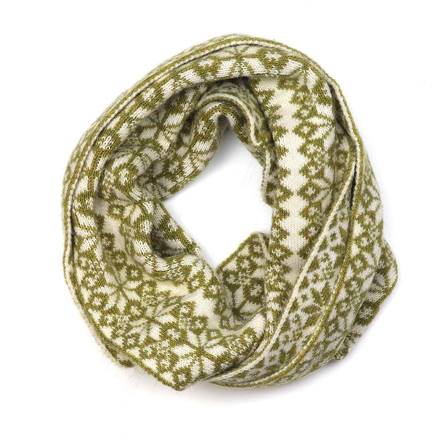 Pom Olive and cream scandi starflower snood