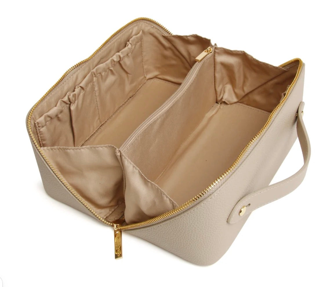 Alice Wheeler Stone - Kensington Train Case
